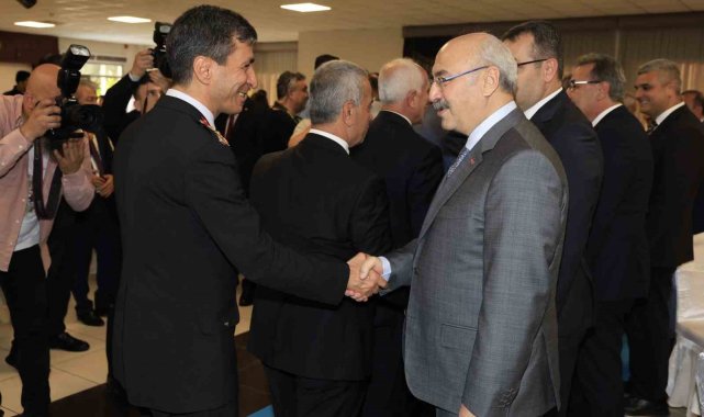 Adana protokolü bayramlaştı