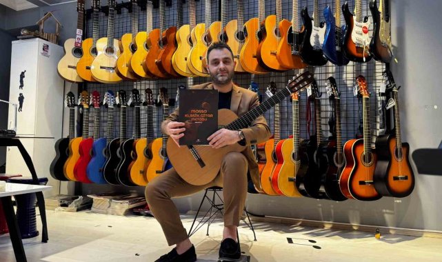Ahmet Kılıç "Klasik Gitar Metodu"nu yayınladı