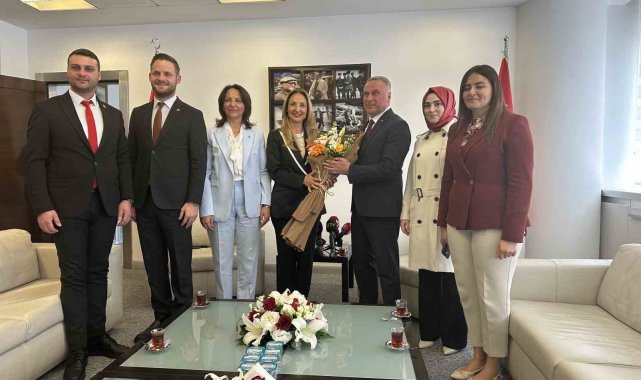 AK Parti heyetinden CHP'ye bayram ziyareti