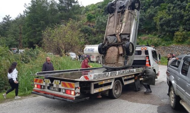 Alanya'da şarampole yuvarlanan araç hurdaya döndü