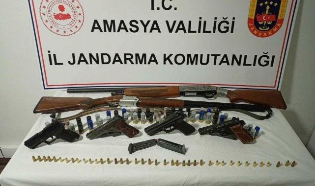 Amasya'da gazinoya operasyonda 6 ruhsatsız silah ele geçirildi: 6 gözaltı