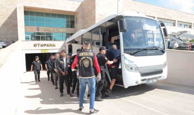Aranan şahıslara yönelik yapılan çalışmalarda 135 kişi yakalandı