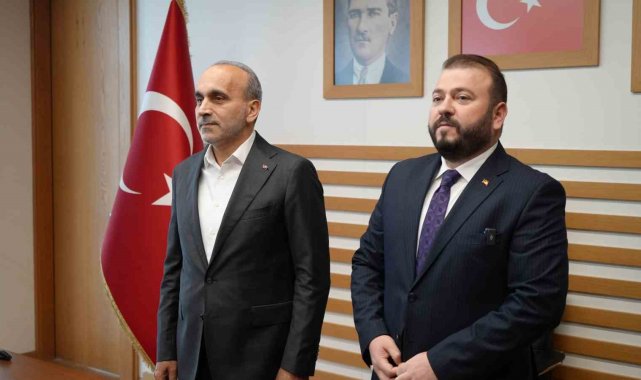Arnavutköy Belediyesi'nde devir teslim töreni: Mustafa Candaroğlu göreve başladı