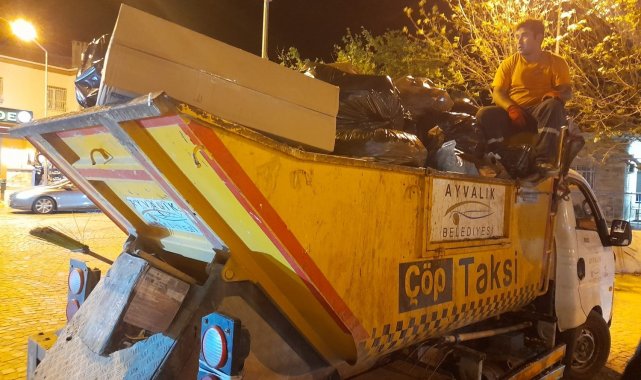 Ayvalık'ta, bayram tatilinde yaklaşık 15 bin ton çöp toplandı