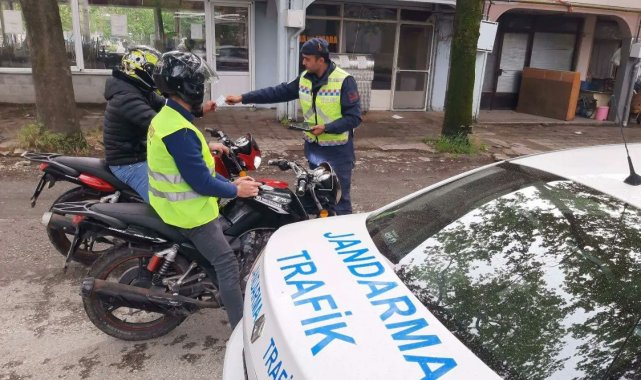 Babaeski'de jandarma ekiplerinden motosiklet denetimi