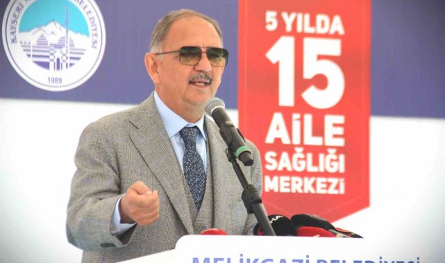 Bakan Özhaseki: "Deprem bölgesinde bakanlık olarak binden fazla şantiyemiz var, 300 bin konutun yapımı devam ediyor"