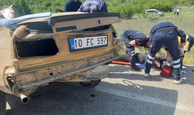 Balıkesir'de otomobil ile kamyon çarpıştı: 2 ölü, 1 yaralı