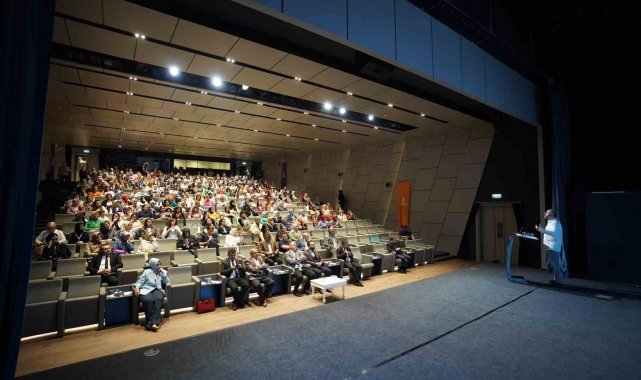 Başakşehir'de "çocuklarla felsefe zirvesi" yapıldı