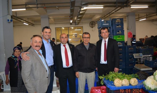 Başkan Akdeniz pazarcı esnafını dinledi