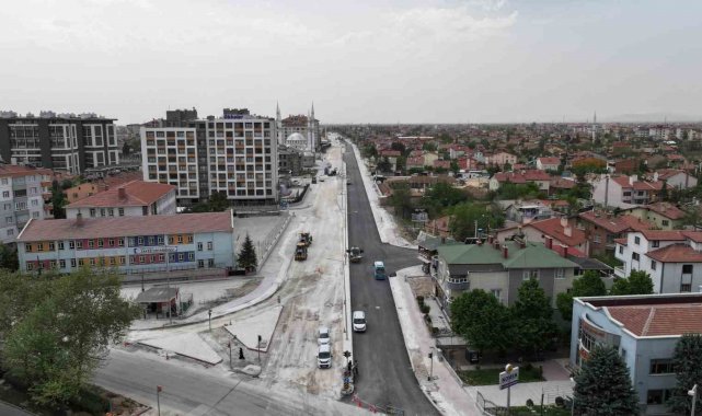Başkan Altay: "Küçük Aymanas Caddesi'nde sıcak asfalt çalışmasına başladık"