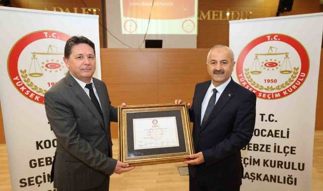 Başkan Büyükgöz mazbatasını aldı: "İlk günkü aşkla çalışacağız"