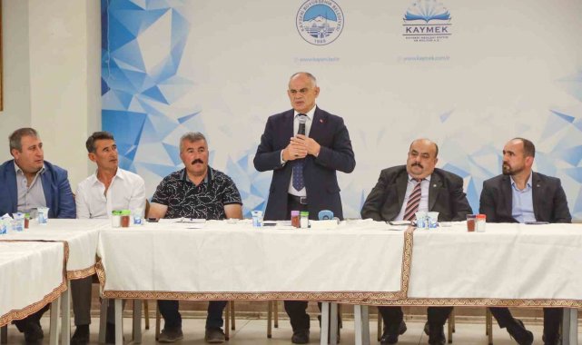 Başkan Öztürk, mahalle muhtarlarıyla istişare toplantısı gerçekleştirdi