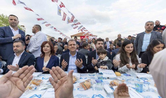 Başkan Seçer, 'Bayram Sofrası'nda Tarsus halkıyla buluştu