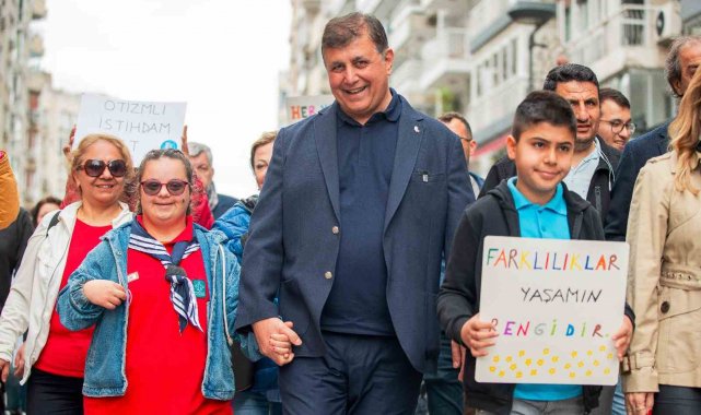 Başkan Tugay 2'nci İzmir Otizm Yürüyüşü'ne katıldı