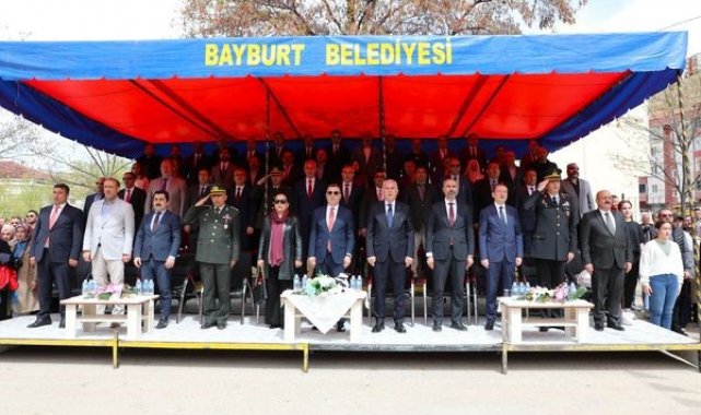Bayburt'ta 23 Nisan coşkuyla kutlandı