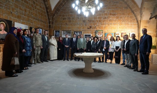 Bayburt'ta 'Geçmişten Geleceğe' konulu karma sergi yoğun ilgi gördü
