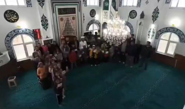 Bayram geleneği çocukların yüzünü güldürdü