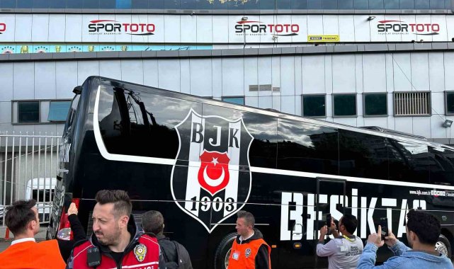 Beşiktaş kafilesi, Kadıköy'de