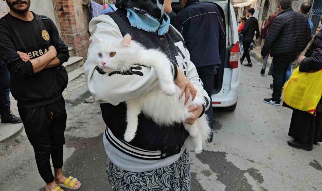 Beyoğlu'ndaki yangın sonrası alevlerden etkilenen binalar mühürlendi