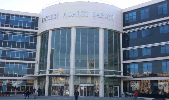 Bir daireyi farklı kişilere sattığı iddia edilen müteahhidin yargılanmasına başlandı