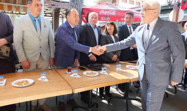 Burhaniye'de bayramlaşma yapıldı