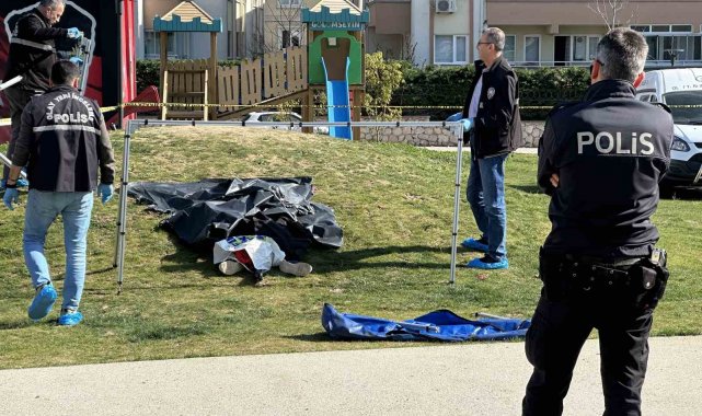 Bursa'da 19 yaşındaki genç, parkta ölü bulundu