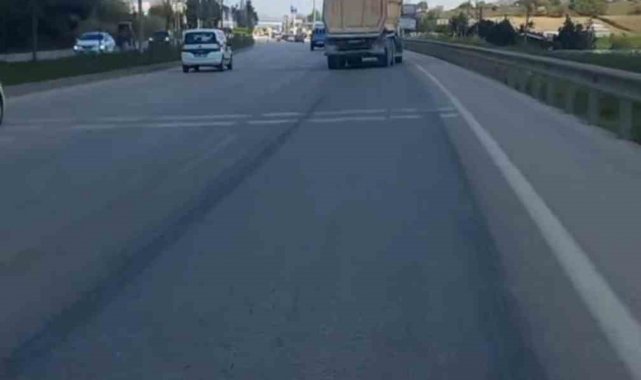 Bursa'da aksı yamuk tırı görenler gözlerine inanamadı