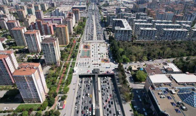 Büyükçekmece ile Avcılar arasında yaşanan trafik yoğunluğu havadan görüntülendi