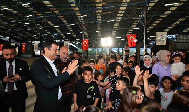 Çocuklar Büyükşehir ile 23 Nisan'ın sevincini doyasıya yaşıyor
