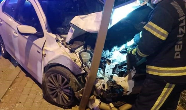 Denizli'de iki otomobil çarpıştı: 4 yaralı