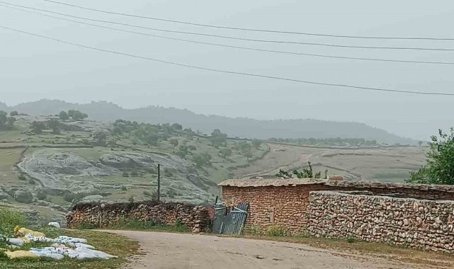 Dicle ilçesinde toz bulutları etkisini gösterdi