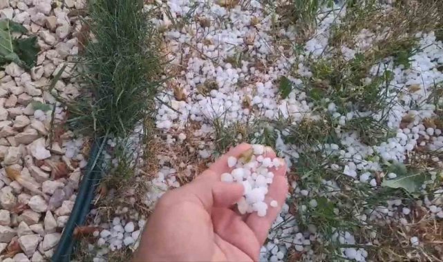 Diyarbakır'da kısa süreli dolu yağışı etkili oldu