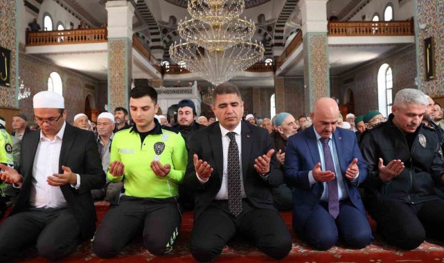Düzce'de şehitler için mevlit okutuldu