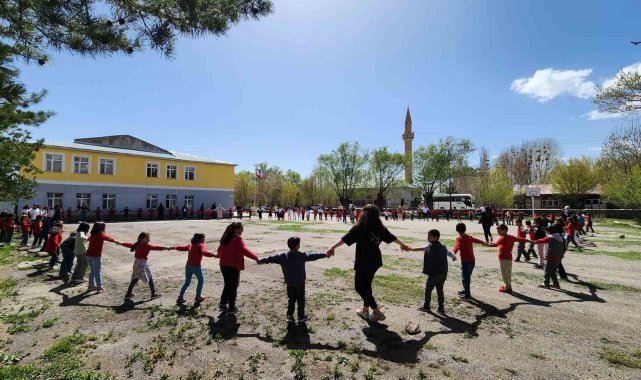 Erzurum'da çocuklar için kütüphane kurdular