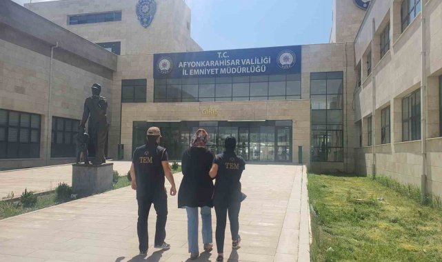 FETÖ'ye üye olmaktan hapis cezasıyla aranan kadını jandarma yakaladı