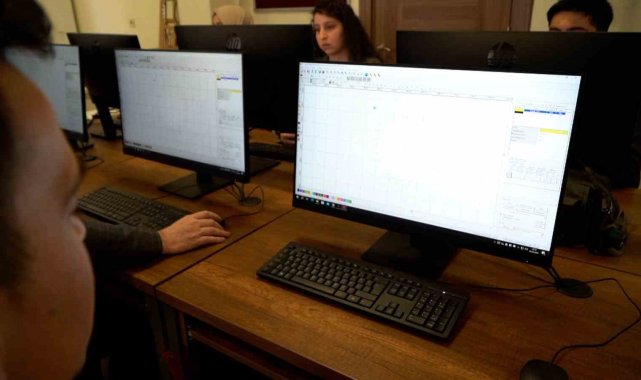 GASMEK 3 Boyutlu Tasarım Atölyesi'nde yeni nesil üretim metotları öğretiliyor