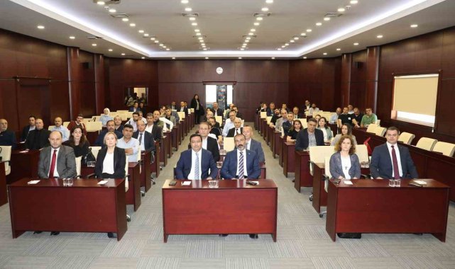 GTO'da dünya ve Türkiye ekonomisi masaya yatırıldı