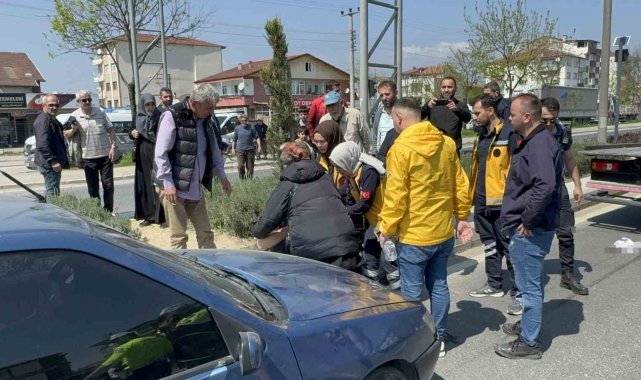 İki ayrı kazada 3 kişi yaralandı