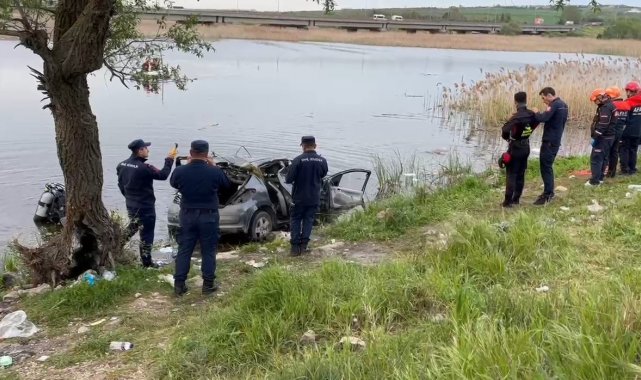 İstanbul'da kontrolden çıkan otomobil Büyükçekmece Gölü'ne düştü: 1 yaralı