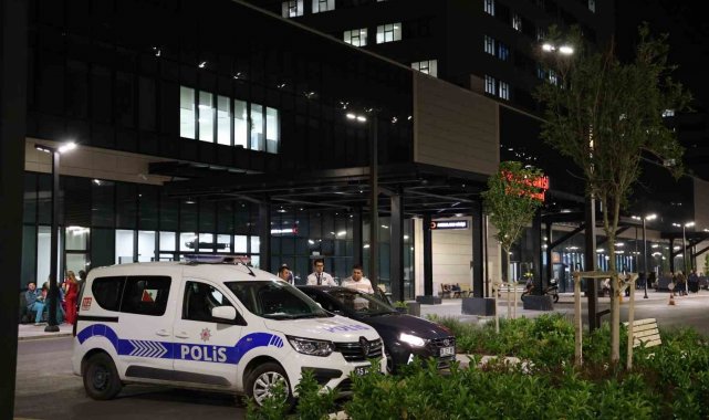 İzmir'de doktor ve sağlık çalışanları kendilerini odaya kilitledi, tehdit şüphelisi tutuklandı