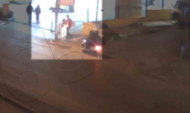 İzmir'de motosikletli kapkaççılar kıskıvrak yakalandı