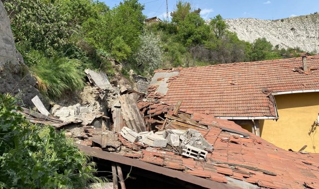 Karabük'te heyelan nedeniyle 4 ev boşaltıldı