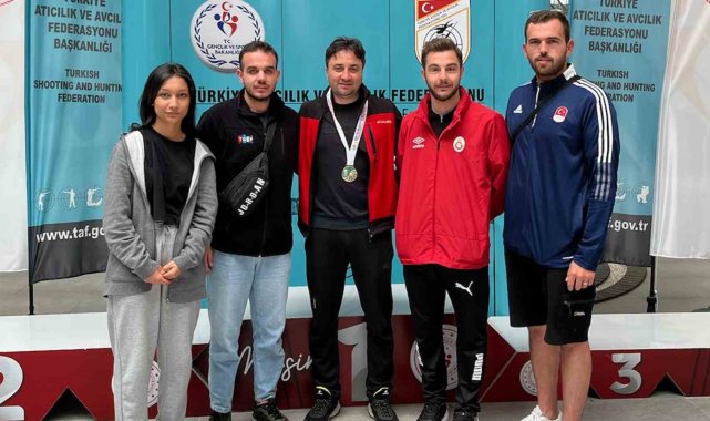 Karaman Havalı Tabanca ve Trap Takımı Mersin'den madalyalarla döndü