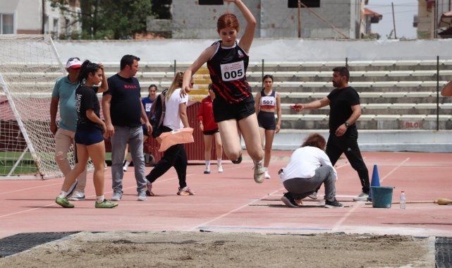 Karaman'da başlayan Atletizm Grup Yarışmalarına 14 ilden 425 sporcu katılıyor