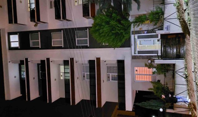 Karısını öldürüp polise teslim oldu
