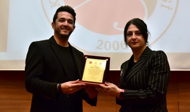 Kastamonu Üniversitesi'nde 'çizgi ötesindeki öğretmen' öğrencilerle buluştu