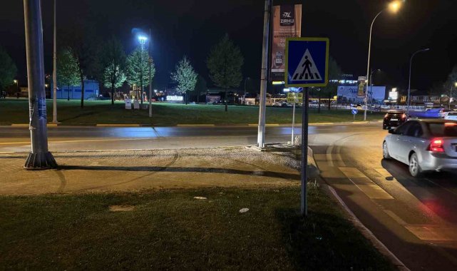 Kavşağı boks ringine çevirdiler: O anlar kamerada