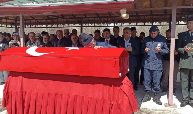 Kayınpederi ve kayınbiraderinin saldırısı sonucu ölen astsubay son yolculuğuna uğurlandı