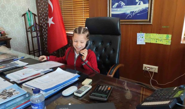Kaymakam koltuğuna oturan öğrenciden 'denizlere lağım akıtılmasın' talimatı