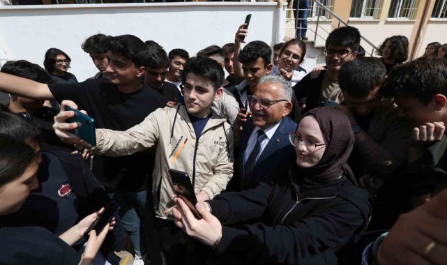 Kayseri Büyükşehir'den 18 milyon TL'lik eğitim desteği